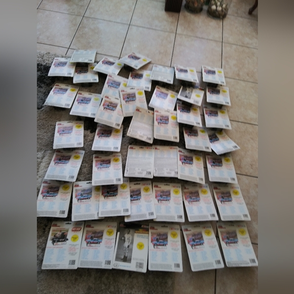 Collectibles.. 44. 1/64 RACING CHAMPIONS. 1991 NASCAR DIECAST RACING Cars.Never - Picture 2 of 11